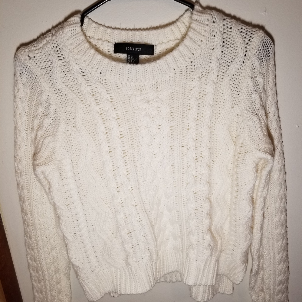 Forever 21 White Knitted Sweater Size Small